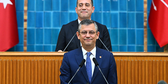 Özgür Özel'den SP'nin grup kurma çoğunluğuna ulaşmasıyla ilgili açıklama