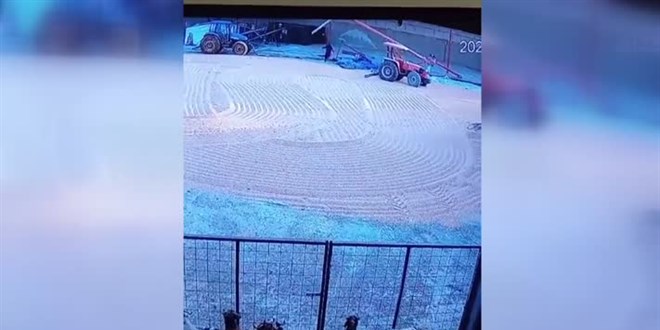 Şanlıurfa'da üzerine helezon makinesi devrilen kişi hayatını kaybetti