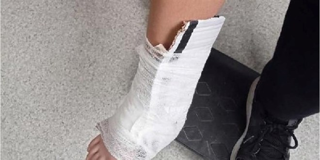Öğrencinin çatlayan ayak bileğinin kartonla sabitlenmesine ilişkin inceleme başlatıldı