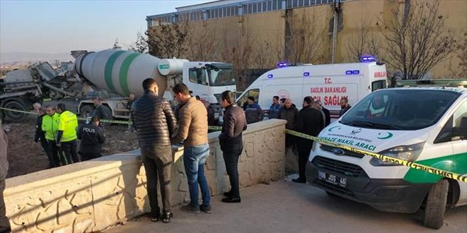 Ankara'da yan yatan beton pompasının kolunun çarptığı işçi öldü