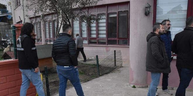 Sinop Polisevi'nden düşen üniversite öğrencisi yaralandı