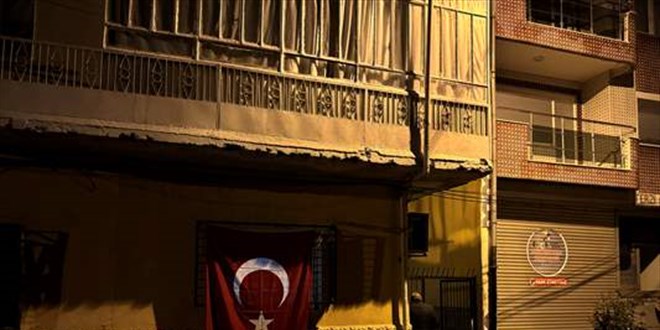 Irak'ta şehit olan Teğmen Günay'ın İzmir'deki ailesine şehadet haberi verildi