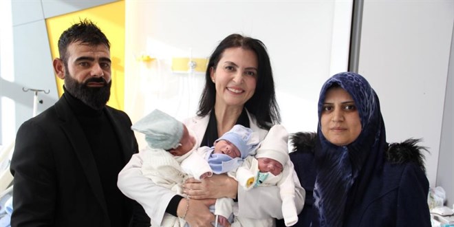 12 yıllık bebek özleminin ardından tüp bebekle üçüz sahibi oldular