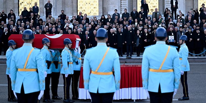 Yaşar Okuyan için Meclis'te tören düzenlendi