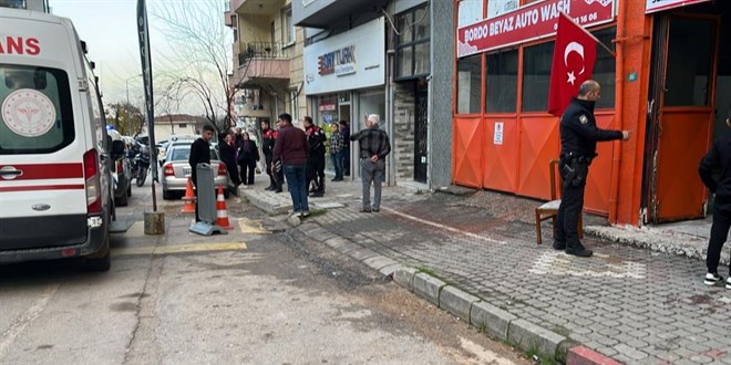 Tartıştığı arkadaşını bıçaklayarak öldürdü