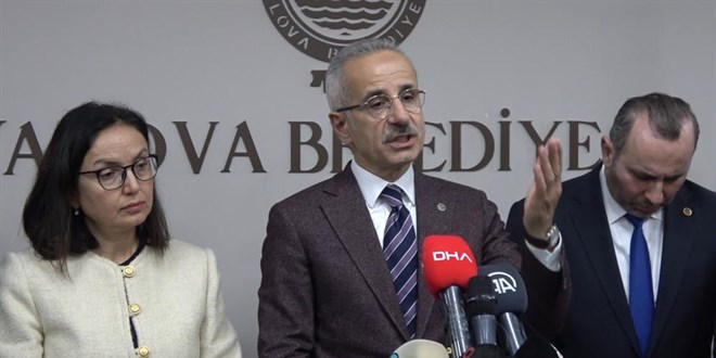 Bakan Uraloğlu'ndan yapımı yılan hikayesine dönen Yalova-Armutlu karayolu açıklaması