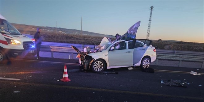 Diyarbakır'da taziye dönüşü feci kaza: 3 ölü, 4 yaralı