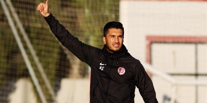 Borussia Dortmund hayaline kavuşan Şahin, Antalyaspor kariyerine 142 maç sığdırdı