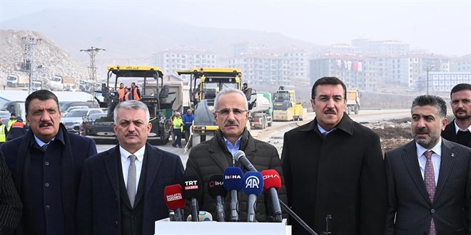 'Depremden etkilenen yollarımız için 2024'te 12 milyar lira harcamayı planlıyoruz'