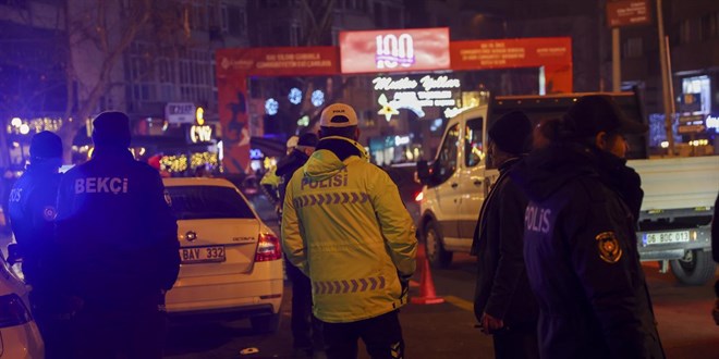 Ankara'daki yılbaşı tedbirleri 18 bin 100 personelle sürüyor