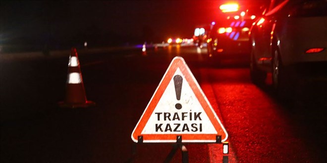 Bursa'daki trafik kazasnda 2'si polis 4 kii yaraland