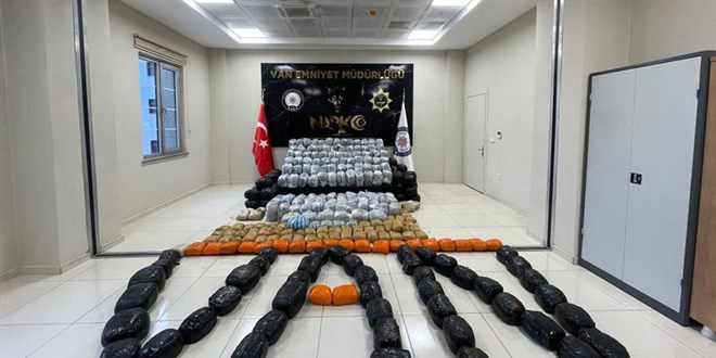 Van'da 2023'te 9 ton 981 kilo 928 gram uyuşturucu ele geçirildi