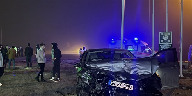 Malatya'da iki otomobil çarpıştı 1 kişi öldü, 5 kişi yaralandı