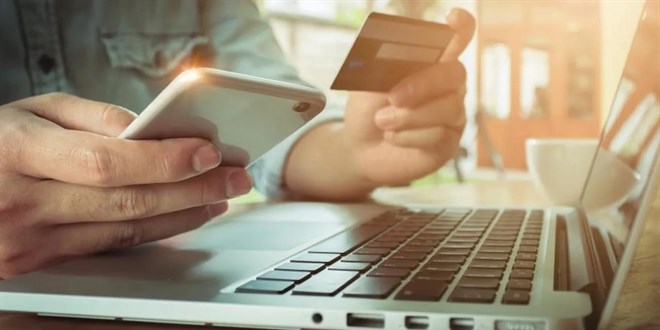 Yurtdışından online alışveriş 2'ye katlandı