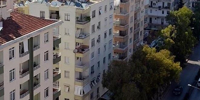 Zamda anlaşamayan ev sahibi kapıyı söküp elektriği kesti