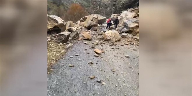 Şırnak-Hakkari kara yolunda heyelan meydana geldi