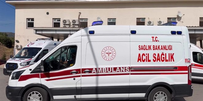 Yurt dışından dönen husumetlisini evinin önünde öldürdü