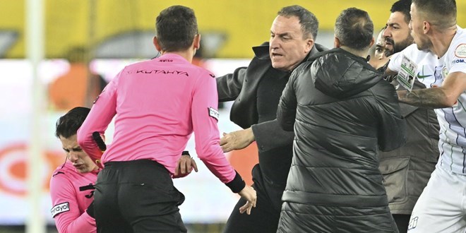 Halil Umut Meler'e yumruklu saldırı davası ertelendi