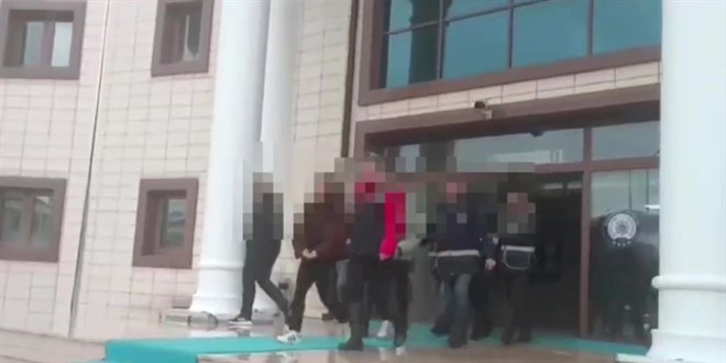 İşletmeye gelenlerin izinsiz bilgilerini kopyalayanlar yakalandı