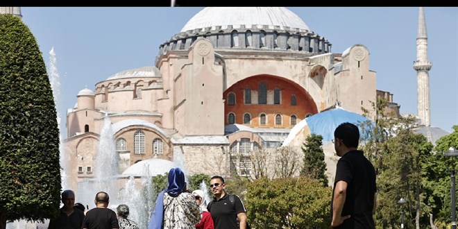 Ayasofya'da yeni düzenleme pazartesi başlıyor