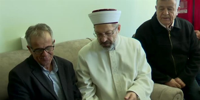 Diyanet İşleri Başkanı Erbaş'tan şehit asker Evcin'in ailesine taziye ziyareti
