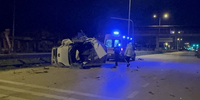 Önünde giden tıra çarpıp takla attı: 1 kişi öldü, 1 kişi yaralandı
