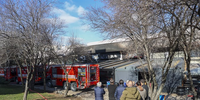 Bilkent'te bir alışveriş merkezindeki restoranda yangın