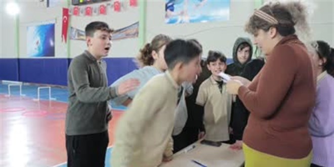 Okullarda karne öncesi 'kış şenliği' etkinlikleri başladı