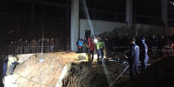 Tekirdağ'da göçük altında kalan 2 işçiden 1'i hayatını kaybetti