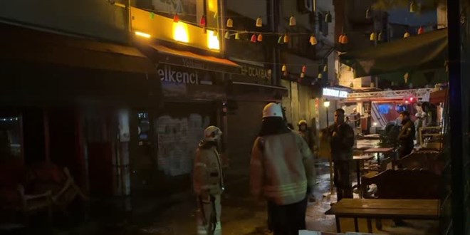 Beyolu'nda 4 katl otelde kan yangn sndrld