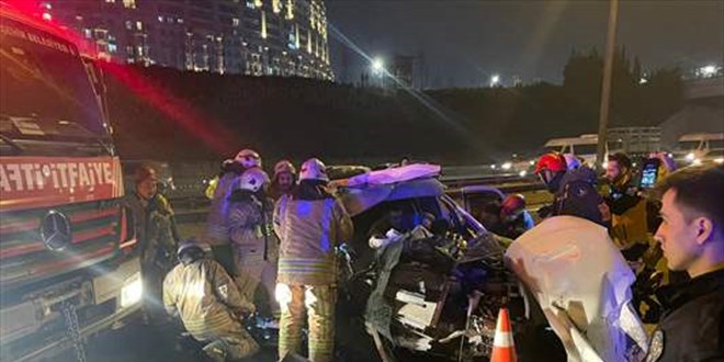 Sultangazi'de trafik kazasında 1 kişi öldü, 2 kişi yaralandı