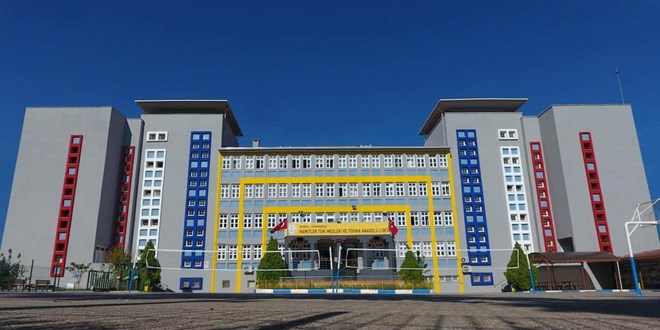 Zabıt katibi ve İKM adayı yetiştiren lise 1000'i aşkın mezun verdi