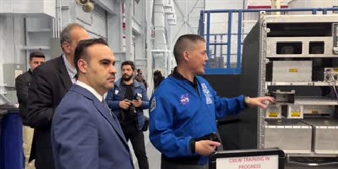 Bakan Kacır, NASA'nın Johnson Uzay Merkezi'ni ziyaret etti