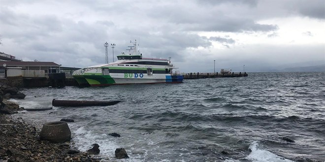 Deniz ulaşımına 'olumsuz hava' engeli: Çok sayıda sefer iptal
