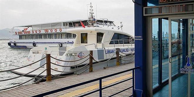 İzmir'de vapur seferlerine hava engeli
