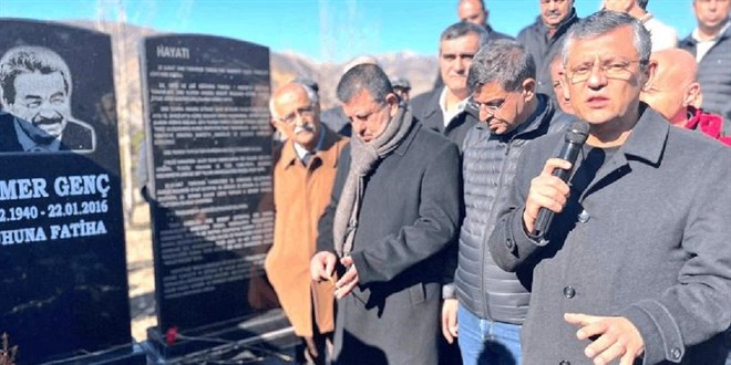 CHP Genel Başkanı Özel, eski TBMM Başkanvekili Kamer Genç'i andı