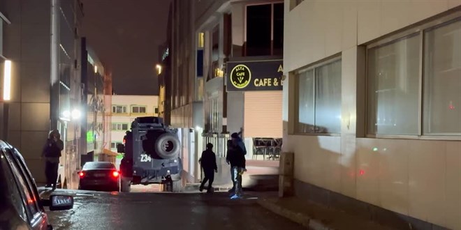 Müzikhole düzenlenen silahlı saldırıda 1 kişi öldü, 5 kişi yaralandı