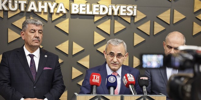 Kütahya Belediyesi emeklilerinin yanında