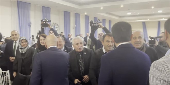 Ankara Büyükşehir Belediye Başkanı adayı Altınok, Mamak'ta muhtarlarla buluştu