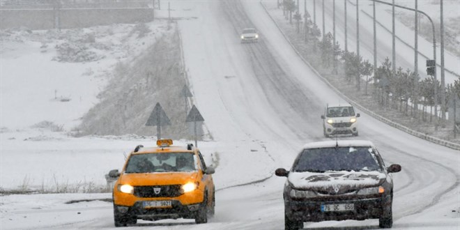 Kars'ta 120 köy yolu ulaşıma kapandı