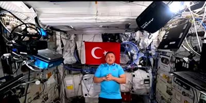 Astronot Alper Gezeravc, basn mensuplarnn sorularn cevaplad