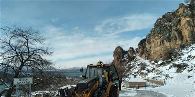 Diyarbakır'da kardan kapanan 474 kilometre yol ulaşıma açıldı