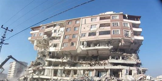 Depremde 9 kişinin öldüğü apartmanın müteahhidi yaptığı binayı hatırlamıyormuş