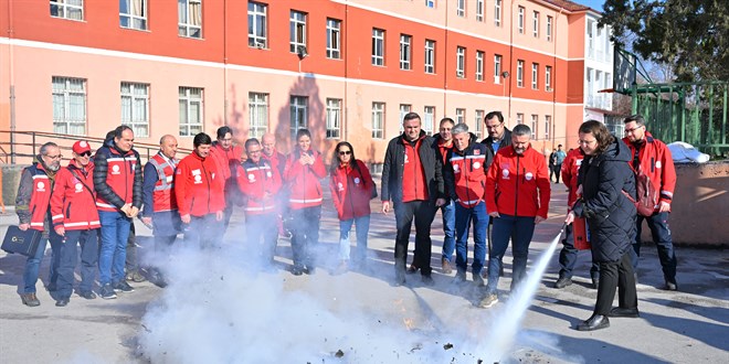 MEB AKUB retmenleri, afetlerde 7/24 greve hazr olmak iin eitimde