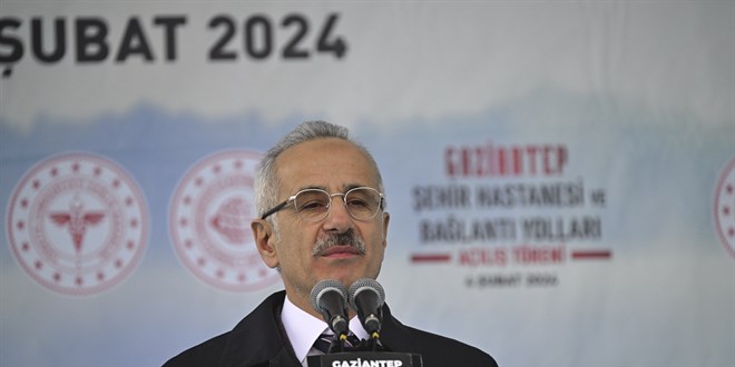 Bakan Uraloğlu: Biz hızlı treni Mersin'den yola çıkardık