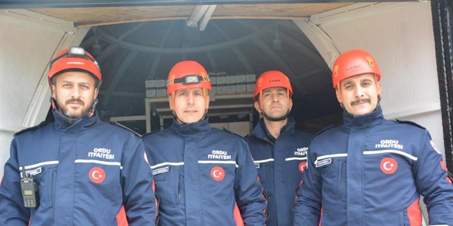 İtfaiye ekipleri, 6 şubat depremini anlatırken duygulandı