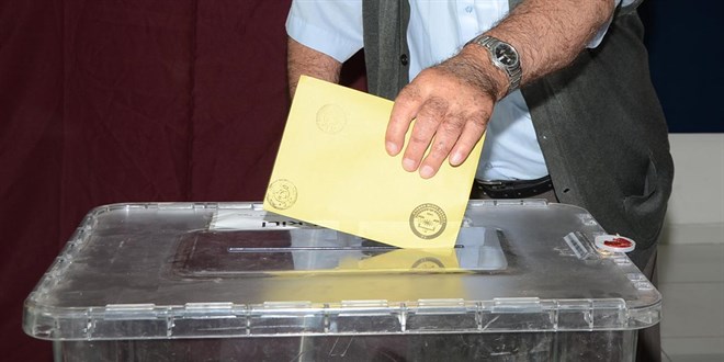 15 seçmenli köyün muhtarı yedinci dönem için aday oldu