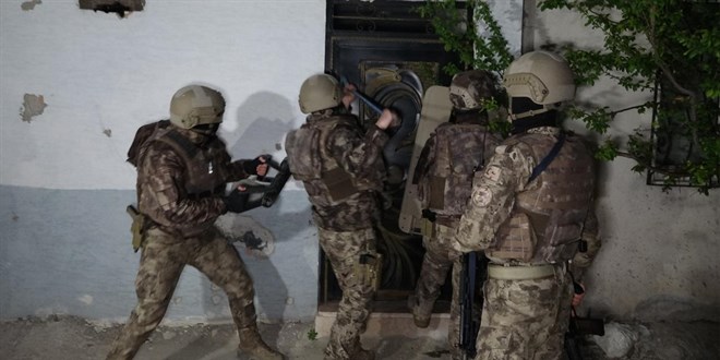 Mersin'deki DEAŞ operasyonunda 9 şüpheli tutuklandı