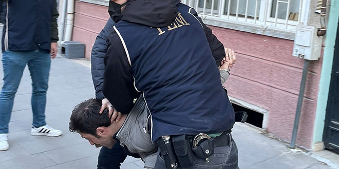 Sosyal medyada terör örgütü propagandası yapan zanlı tutuklandı