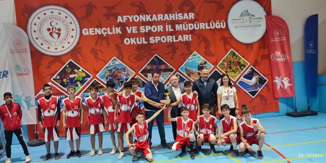Bu okul başarıya doymuyor